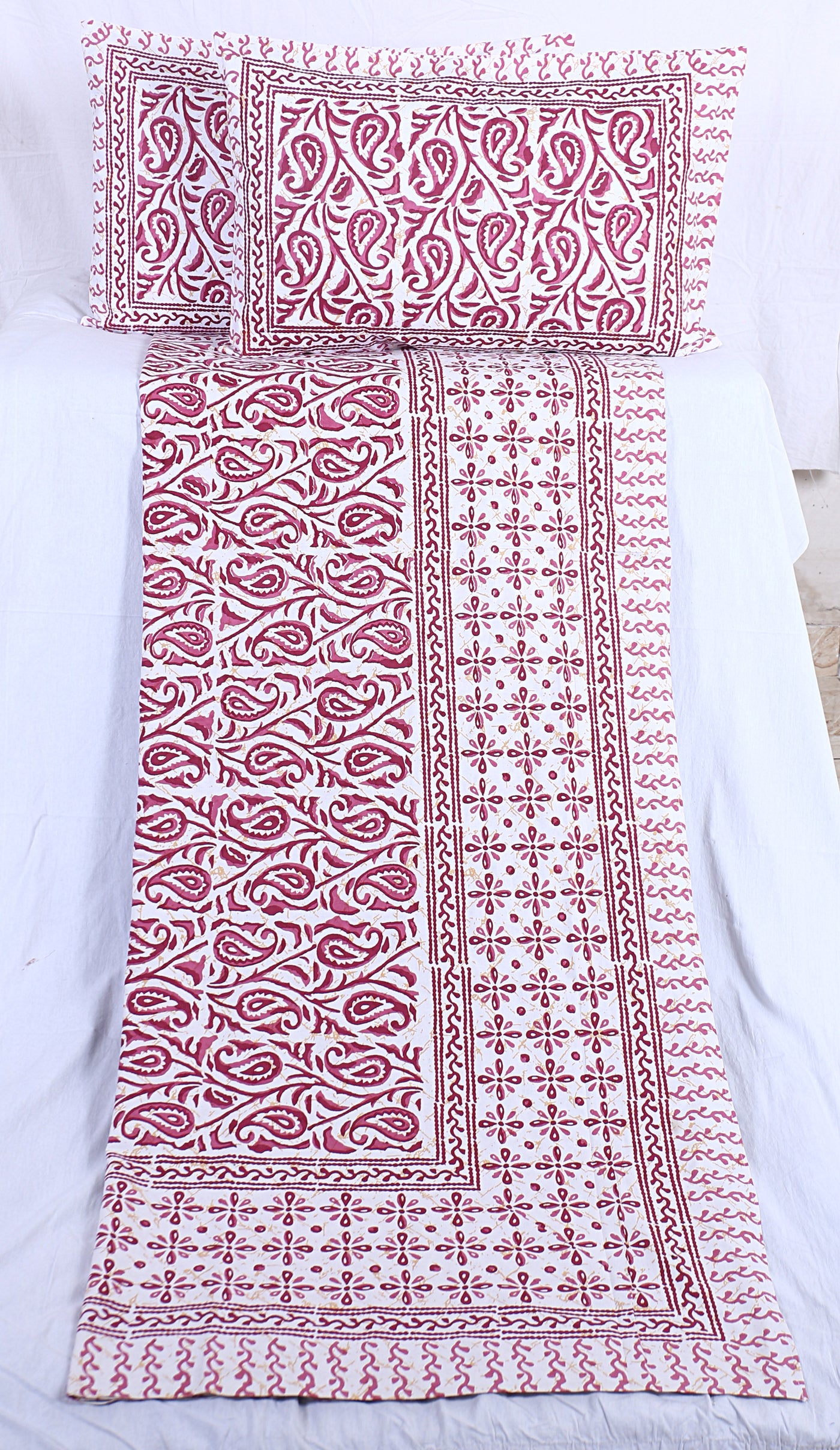 Braise Premium | King Size 90 x 108 in | 100% Pure Cotton | Double Bedsheet with 2 Pillow Covers (DLGT 02)